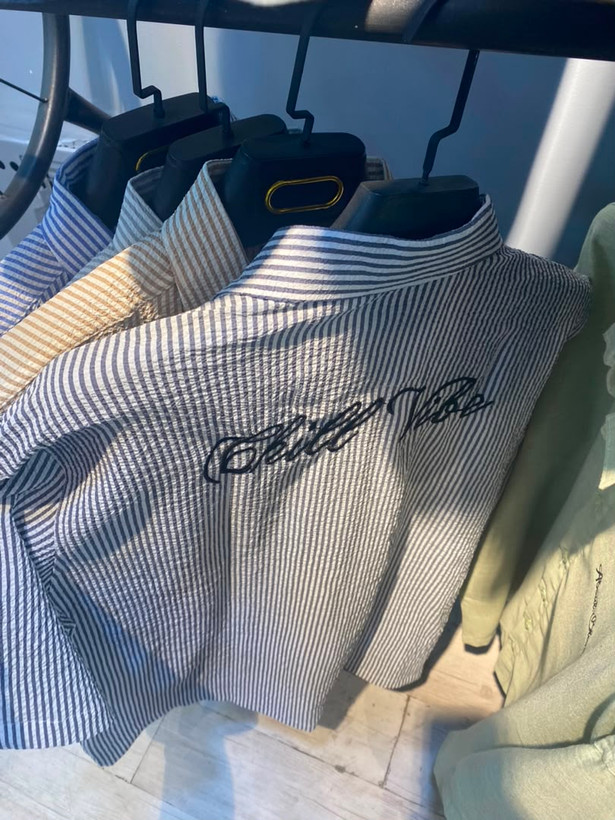 پیراهن راهراه طرح چروک قواره باکسی پشت نوشته برند ZARA